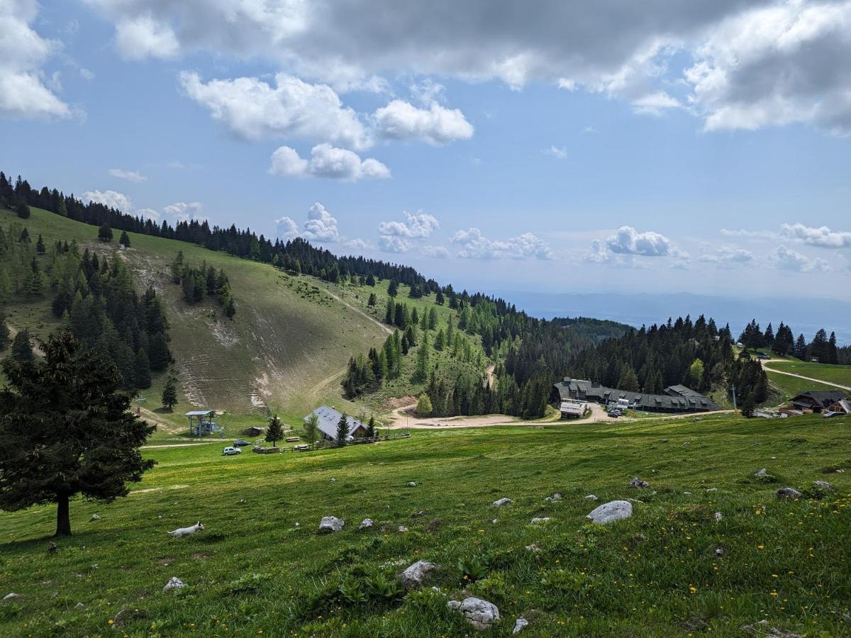 M & M Apartment Krvavec Cerklje na Gorenjskem Buitenkant foto